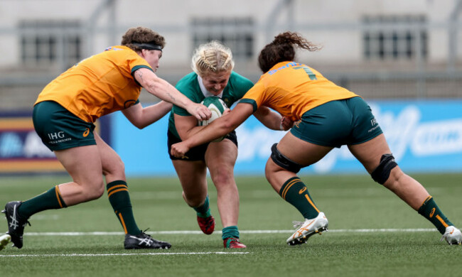 neve-jones-is-tackled-by-leilani-nathan