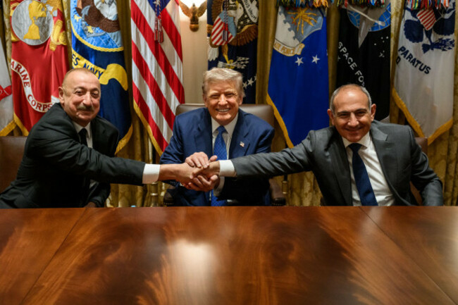 president-donald-trump-meets-with-president-ilham-aliyev-of-azerbaijan-and-prime-minister-nikol-pashinyan-of-armenia-friday-august-8-2025-in-the-cabinet-room-official-white-house-photo-by-daniel