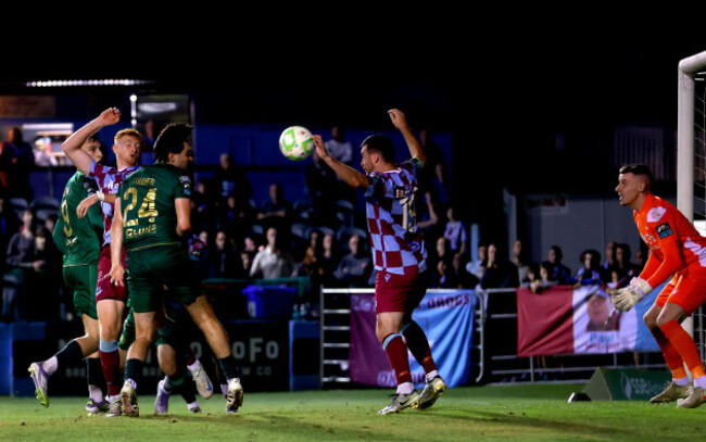 luke-turner-scores-a-late-goal