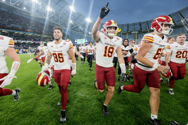 benjamin-brahmer-celebrates-winning-the-match