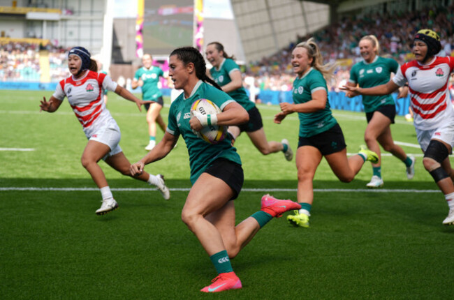 irelands-amee-leigh-costigan-runs-in-to-score-her-sides-first-try-during-the-womens-rugby-world-cup-2025-pool-c-match-at-franklins-gardens-picture-date-sunday-august-24-2025