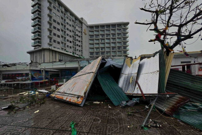 roofs-collapse-after-typhoon-kajiki-sweeps-through-ha-tinh-vietnam-tuesday-aug-26-2025-cong-tuongvna-via-ap
