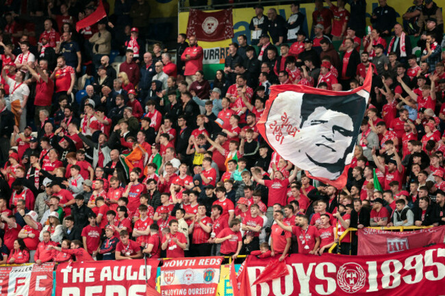 shelbourne-fans-during-the-game