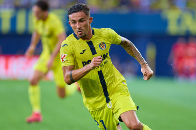 villarreal-spain-24th-aug-2025-villarreal-spain-august-24-yeremy-pino-right-winger-of-villarreal-cf-in-action-during-to-the-laliga-ea-sports-match-between-villarreal-cf-and-girona-at-la-cerami