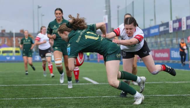 hannah-clarke-scores-a-try