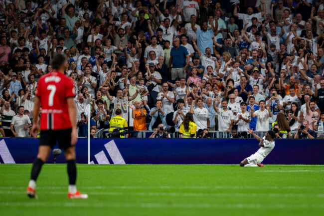 madrid-madrid-spain-30th-aug-2025-vinicius-junior-of-real-madrid-celebrates-his-goal-during-the-laliga-ea-sports-football-match-between-real-madrid-cf-and-rcd-mallorca-at-estadio-santiago-bernabe