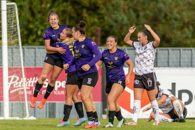 wexford-players-celebrate-with-goalscorer-ellen-molloy
