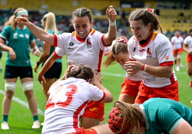 northampton-united-kingdom-31st-aug-2025-womens-rugby-world-cup-ireland-v-spain-franklins-gardens-northampton-the-spanish-players-celebrate-their-last-try-during-the-ireland-v-spain-womens-rug