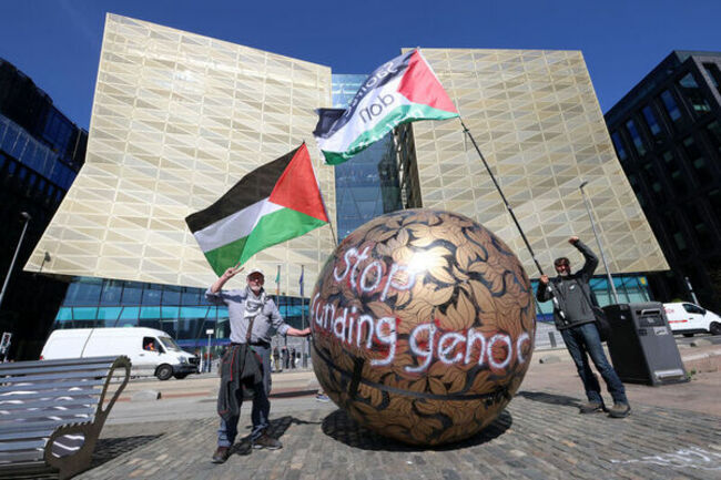 011No Genocide Bonds protest at Central Bank_90724714