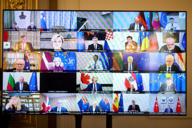 parios-frankreich-04th-sep-2025-video-conference-with-chancellor-friedrich-merz-among-others-president-volodymyr-selenskyy-meets-with-president-emmanuel-macron-and-the-coalition-of-the-willing-a