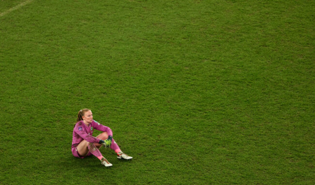 courtney-brosnan-dejected-after-the-game