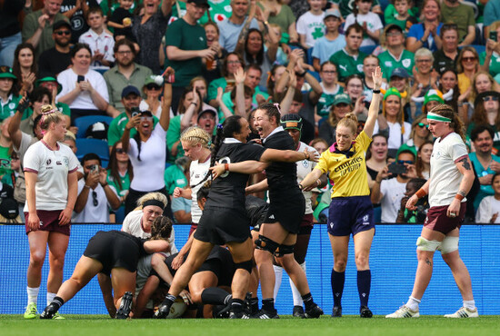 ruahei-demant-maiakawanakaulani-roos-after-chryss-viliko-scores-their-second-try-of-the-match