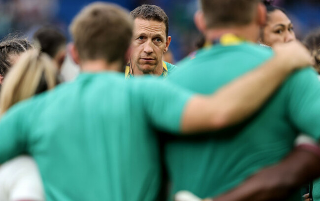 scott-bemand-in-a-team-huddle-after-the-match