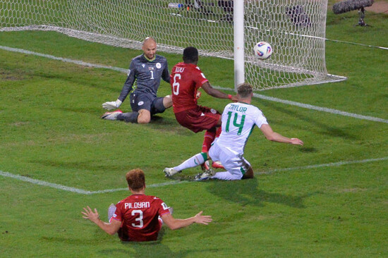 irelands-jack-taylor-left-makes-an-attempt-to-score-during-a-world-cup-2026-group-f-qualifying-soccer-match-between-armenia-and-ireland-at-the-vazgen-sargsyan-stadium-in-yerevan-armenia-tuesday