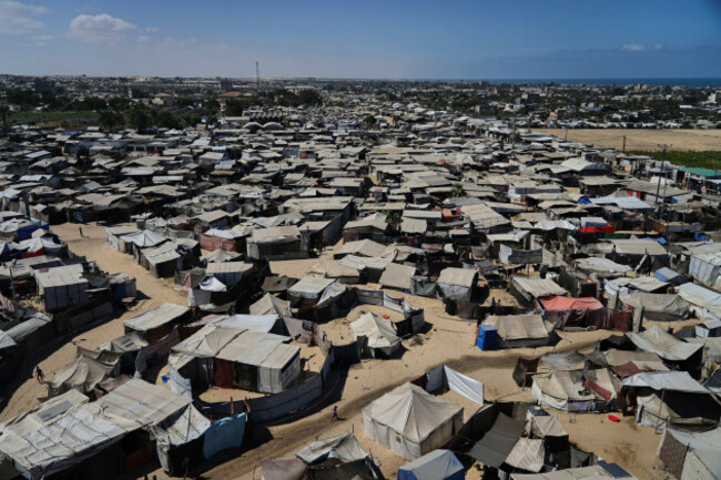 a-general-view-of-a-tent-camp-for-displaced-palestinians-in-muwasi-an-area-that-israel-has-designated-as-a-safe-zone-in-khan-younis-southern-gaza-strip-wednesday-sept-10-2025-ap-photojehad-al