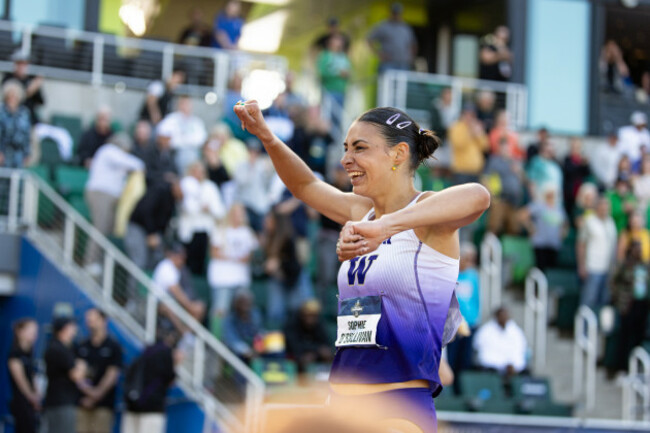 sophie-osullivan-celebrates-winning-the-race