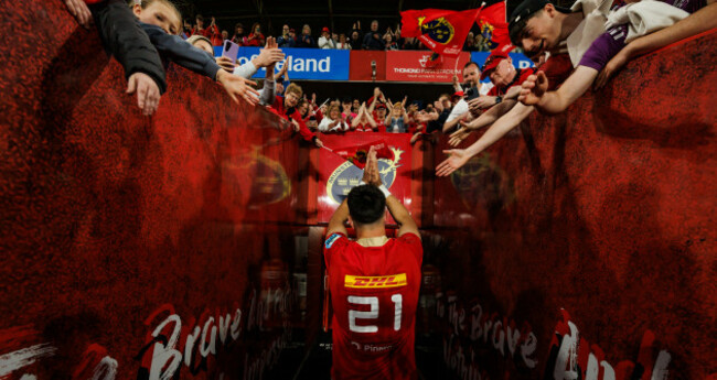 conor-murray-leaves-the-field-after-the-game