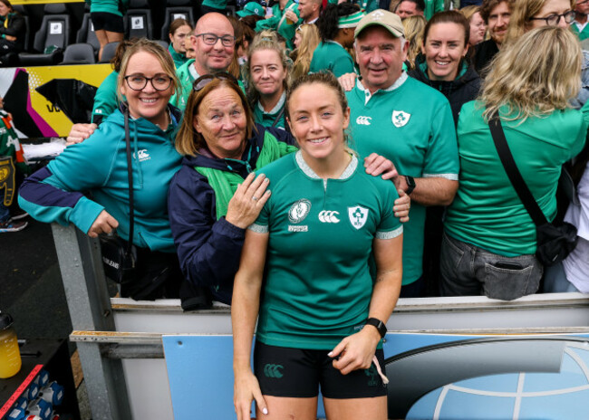 stacey-flood-with-her-family-after-the-game