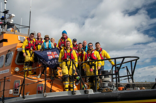 howth_rnli_welcomes_home_endurance_runner_after_epic_6-week_coastal_challenge