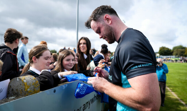 james-ryan-signs-autographs-for-fans-after-the-training-session