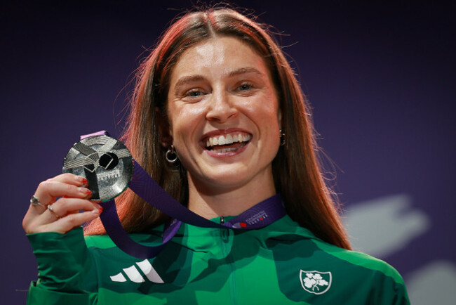 kate-oconnor-celebrates-with-her-silver-medal