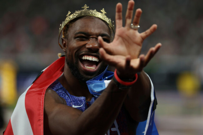 unite-states-noah-lyles-poses-for-a-photo-after-winning-the-mens-4x100-metres-relay-final-in-the-world-athletics-championships-at-the-japan-national-stadium-in-tokyo-on-september-21-2025-us-won-t