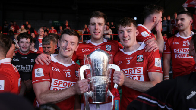 patrick-horgan-robert-downey-and-eoin-downey-celebrate-with-the-trophy
