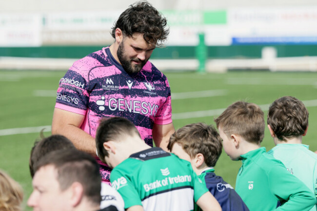 shamus-hurley-langton-with-fans