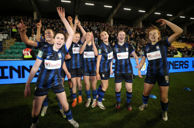 athlone-town-players-celebrate