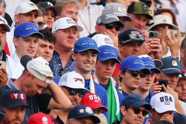 farmingdale-ny-september-26-fans-wearing-make-europe-great-again-hats-at-the-first-tee-during-the-ryder-cup-session-1-foursomes-on-september-26-2025-at-bethpage-black-in-farmingdale-new-york
