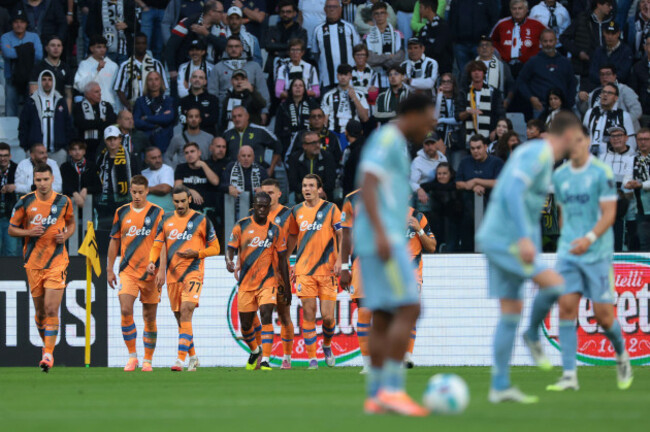 turin-italy-27th-sep-2025-kamaldeen-sulemana-of-atalanta-celebrates-with-team-mates-after-scoring-to-give-the-side-a-1-0-lead-during-the-juventus-vs-atalanta-serie-a-match-at-allianz-stadium-turi