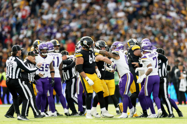 tempers-flare-between-the-sides-during-the-game