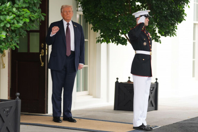 president-donald-trump-waits-to-greet-israeli-prime-minister-benjamin-netanyahu-at-the-white-house-monday-sept-29-2025-in-washington-ap-photoevan-vucci