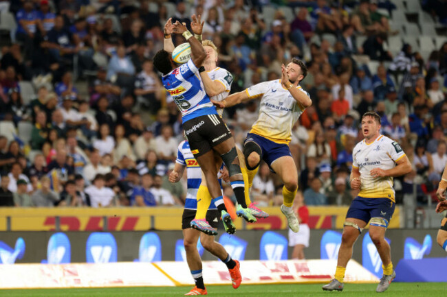 wandisile-simelane-with-tommy-obrien-and-robbie-henshaw