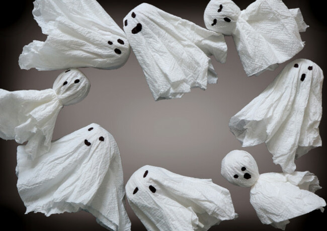 halloweenframeofghosts-handmadeghostsmadeoftoiletpaper