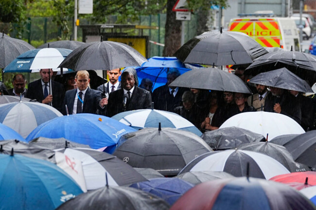 deputy-prime-minister-and-justice-secretary-david-lammy-speaking-at-a-vigil-near-the-scene-at-heaton-park-hebrew-congregation-synagogue-in-crumpsall-manchester-where-two-people-died-in-a-terror-atta