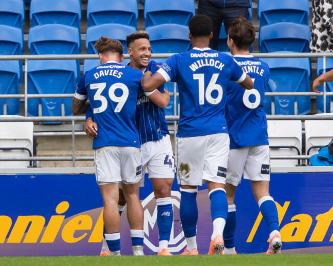cardiff-uk-04th-oct-2025-callum-robinson-of-cardiff-city-celebrates-scoring-during-the-efl-skybet-league-one-match-cardiff-city-v-leyton-orient-at-the-cardiff-city-stadium-in-cardiff-wales-on-sa