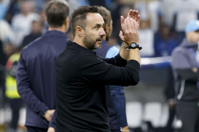 coach-of-olympique-de-marseille-roberto-de-zerbi-celebrates-the-victory-following-the-uefa-champions-league-league-phase-matchday-2-football-match-between-olympique-de-marseille-om-and-afc-ajax-am