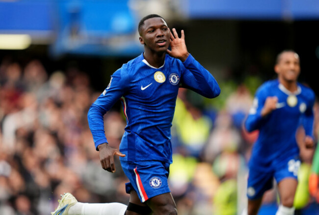chelseas-moises-caicedo-celebrates-after-scoring-his-sides-first-goal-during-the-premier-league-match-at-stamford-bridge-london-picture-date-saturday-october-4-2025