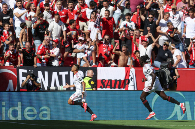sevilla-spain-05th-oct-2025-alexis-sanchez-of-sevilla-fc-celebrates-after-scoring-the-1-0-during-the-la-liga-ea-sports-match-between-sevilla-fc-and-fc-barcelona-played-at-ramon-sanchez-pizjuan-sta