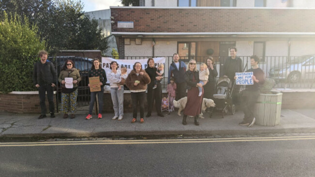 2025.09.10 Residents footpath protest
