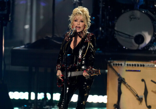 inductee-dolly-parton-performs-during-the-rock-roll-hall-of-fame-induction-ceremony-on-saturday-nov-5-2022-at-the-microsoft-theater-in-los-angeles-ap-photochris-pizzello