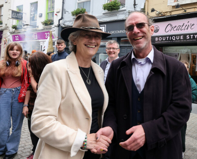 928Catherine Connolly canvassing in Waterford City_90735853