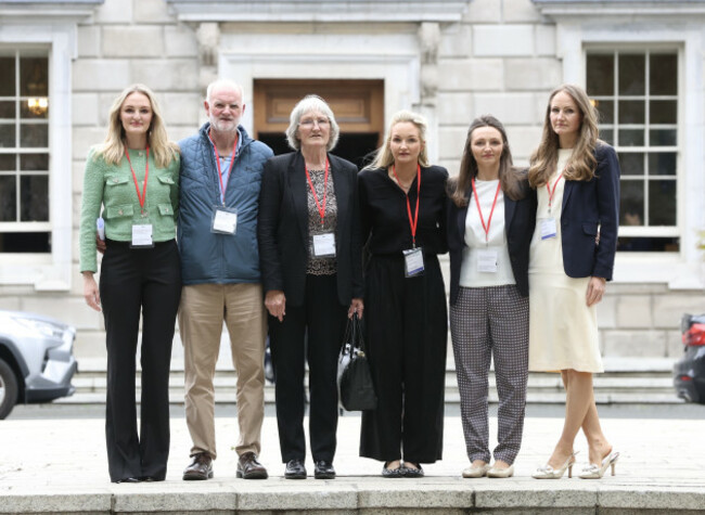 O FARRELL FAMILY APOLOGY A6172_90727440 (1)