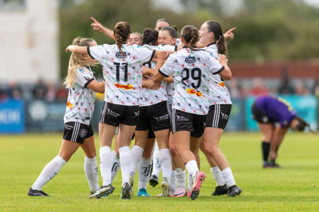 bohemians-players-congratulate-goalscorer-alannah-mcevoy