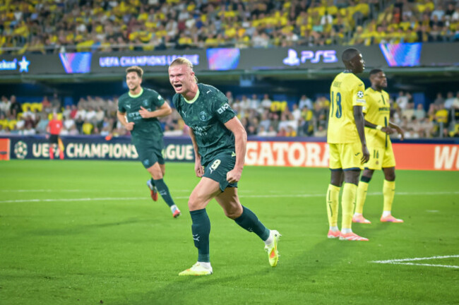 villarreal-spain-21st-oct-2025-erling-haaland-manchester-city-scores-during-a-uefa-champions-league-match-between-villarreal-fc-and-manchester-city-at-estadio-de-la-ceramica-in-villarreal-spain