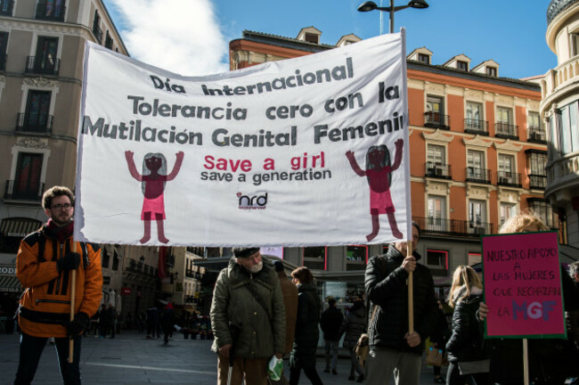 madrid-spain-3rd-feb-2018-people-with-a-banner-that-reads-international-day-of-zero-tolerance-with-female-genital-mutilation-protesting-against-female-genital-mutilation-in-madrid-spain-credit