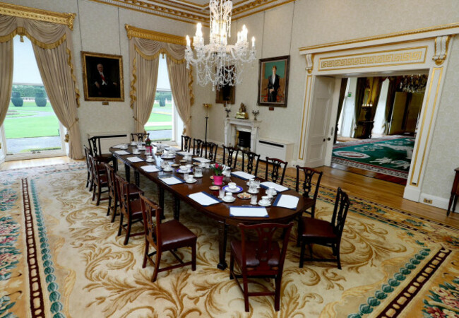 state dining room 3