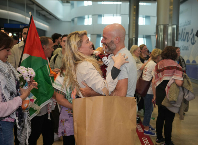 tadhg-hickey-one-of-the-irish-citizens-detained-by-israel-following-the-interception-of-the-global-sumud-flotilla-is-welcomed-home-by-well-wishers-as-he-arrives-at-dublin-airport-the-sixteen-irish