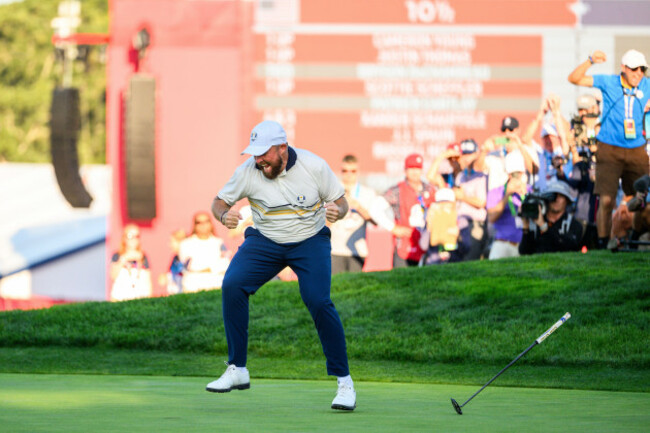 shane-lowry-of-team-europe-celebrates-during-a-singles-match-on-day-3-of-the-ryder-cup-on-september-28-2025-in-new-york-usa-photo-jesper-zermanbildbyrankod-jzjz0619-golf-ryder-cup-day-3-bbe